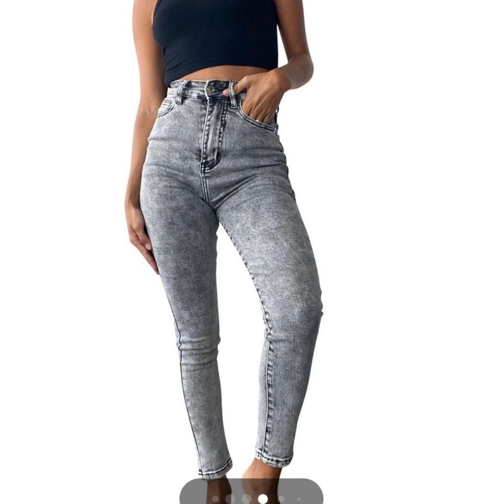 Golden High-Rise Skinny Jean #FlatteringFit